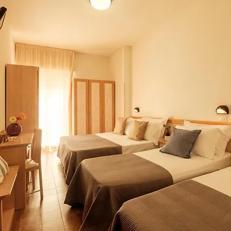 Hotel Oceanic - Family 3*