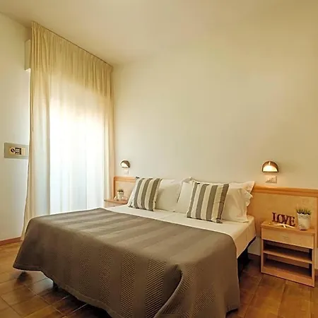 Hotel Oceanic - Family 3*